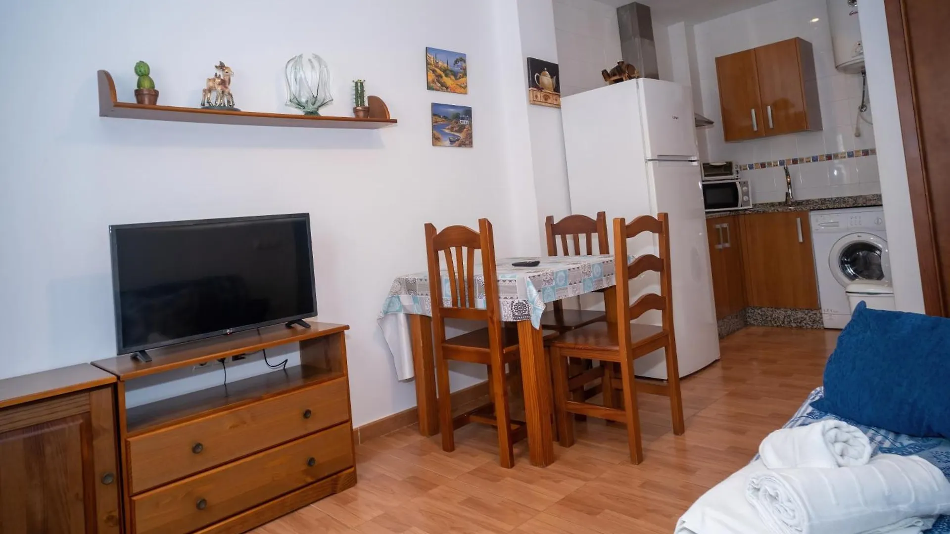 Apartamentos Tranquilos Conil Facil Aparcamiento Conil De La Frontera Spain